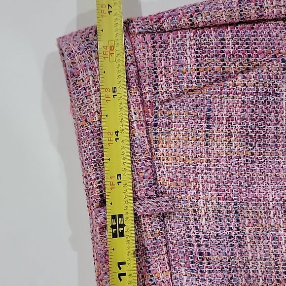 Loft Riviera Pink tweed herringbone boucle shorts size 10P - Picture 6 of 9